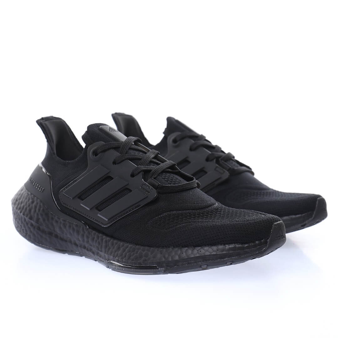 Adidas Ultra Boost 22 Consortium Triple Black / אדידס אולטרה בוסט 22 – תמונה 4