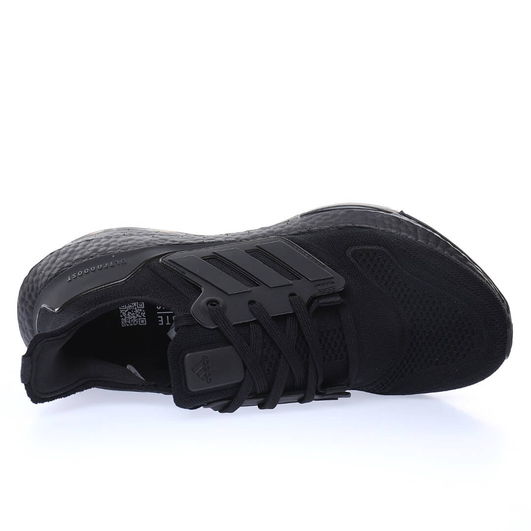 Adidas Ultra Boost 22 Consortium Triple Black / אדידס אולטרה בוסט 22 – תמונה 2